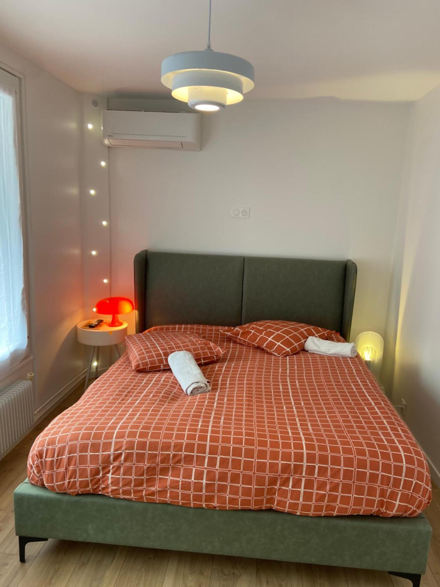Appartement Orange & Art